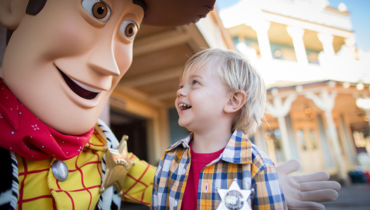 3 Day DISNEYLAND® Resort 1 Park per Day and One day to Knott's Berry Farm
