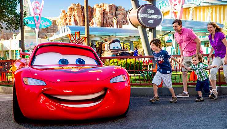 3 Day DISNEYLAND® Resort PARK HOPPER® and One day to Knott's Berry Farm