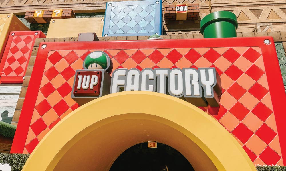 1-Up Factory Restaurant entrance at Super Nintendo World