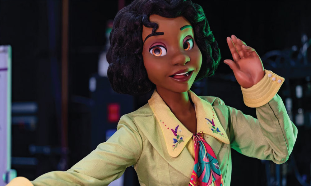 Anamatronic of Tiana waving for Tiana's Bayou Adventure