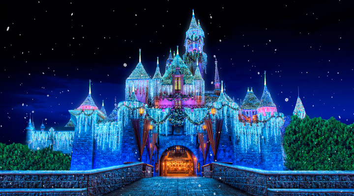 DISNEYLAND® Holiday Ticket Offer - <b><font color=red>Buy 2 Days, Get 1 Day FREE</font></b>