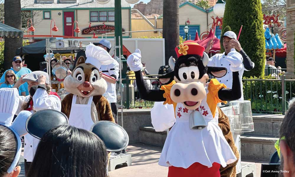 Clarabelle and Dale dancing at Jammin Chefs during Disneyland Food and Wine Festival