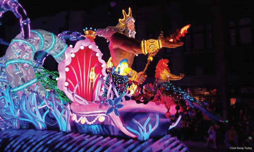 King Triton and Ariel in the Paint the Night Parade