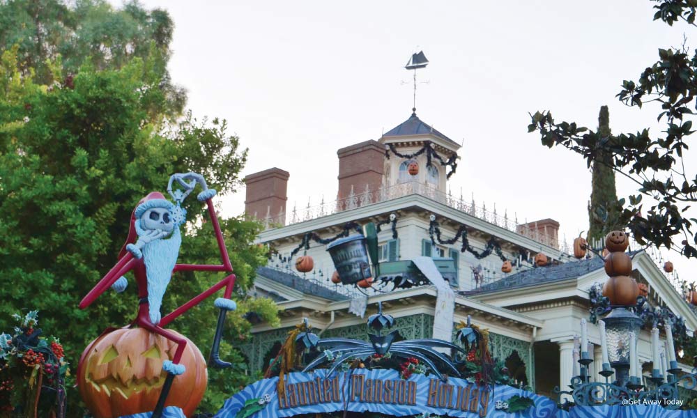 Nightmare Before Christmas overlay at the Haunted Mansion entrance